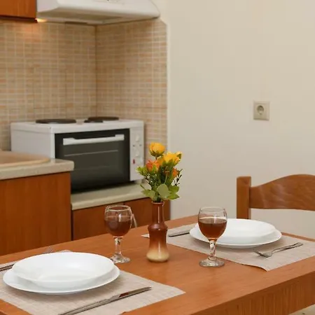 Coral Sea Apartment