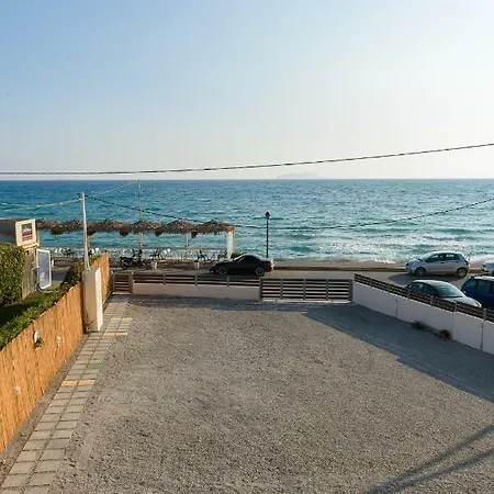 Coral Sea * Kokkinos Pirgos (Heraklion)