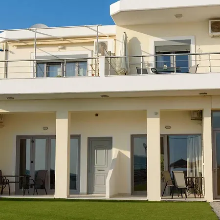 Coral Sea Apartment *